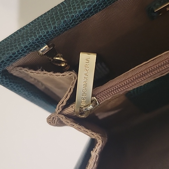 BCBG MAXAZRIA green leather clutch bag - Picture 5 of 9
